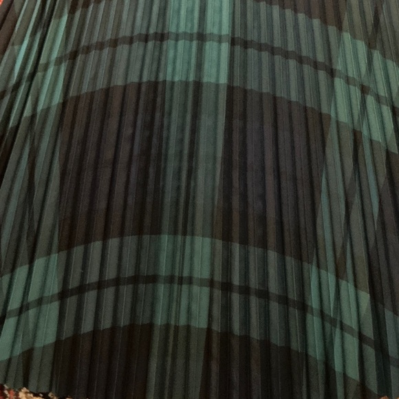 Talbots Black Green and Navy Tartan A-Line Pleated Skirt - Picture 7 of 8